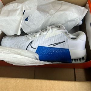 BNIB Nike Metcon 9. Mens size 9, womens 10.5